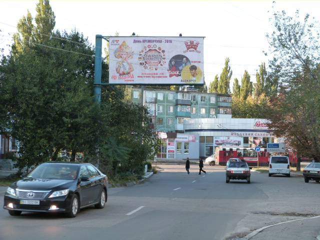 Щит 6x3,  ул. Первомайская, 46, перекр. с ул. Театральной (Воровского), возле клиники «Европейская медицина», направление к ЖДвокзалу