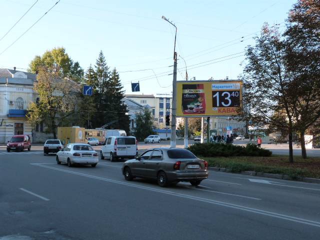 Призма 6x3,  просп. Свободы (ул.60л.Октября), перекр. с ул. Халаменюка и Соборной (Ленина), район ТЦ «Амстор» (супермаркеты «Сильпо», «Comfy», «Марафон»)