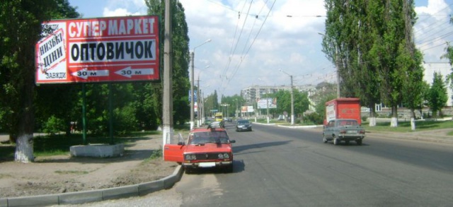 Щит 6x3,  просп. Л.Украинки (просп. 50-лет. Октября), возле дома № 74, район супермаркетов «АТБ», «Маркетопт»